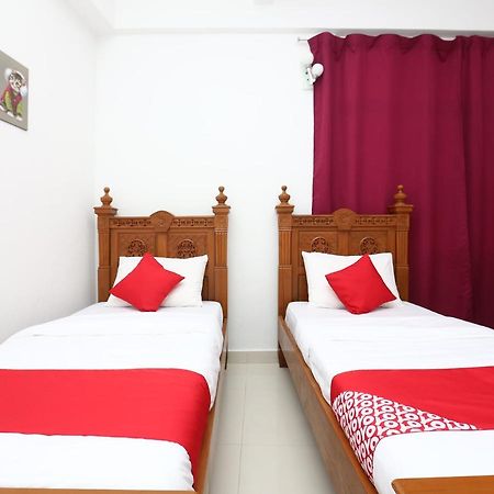 OYO 89435 Nusantara Group Hotel Jertih Exterior foto