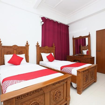 OYO 89435 Nusantara Group Hotel Jertih Exterior foto